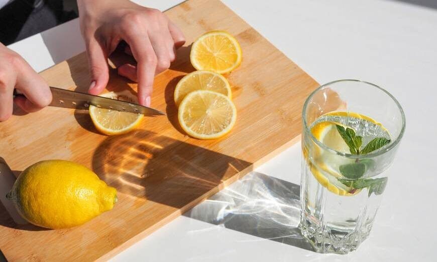Simple tips to stay hydrated with healthy juices in the rain 